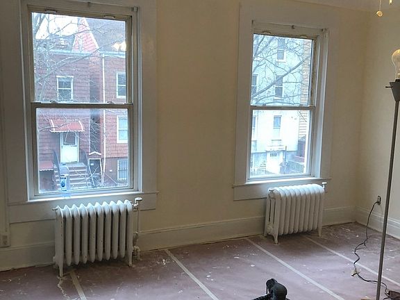 4th image of 648 Leonard St APT 2