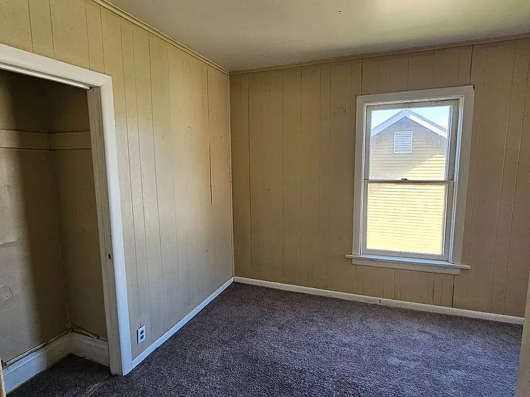 303 Phillips St — Photo 8