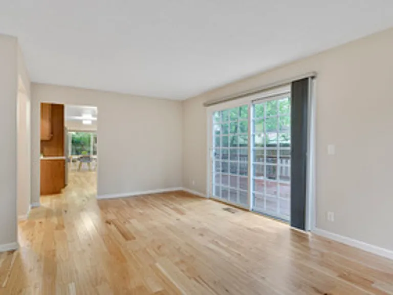 18679 Indian Creek Dr — Photo 23