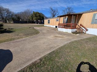 425 SW Highway 34, Italy, TX 76651