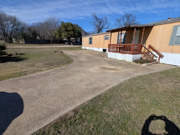 425 SW Highway 34, Italy, TX 76651