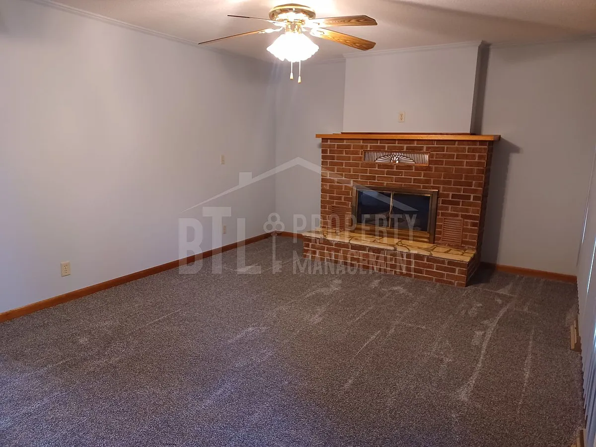 Building Photo - 1705 Neihardt Ave #1705