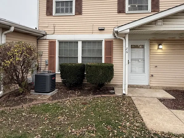 36 Wildwood Lane G #G-0, Bolingbrook, IL 60440