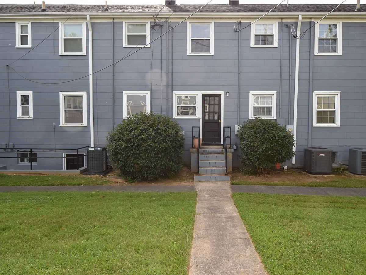 Building Photo - 2500 Miller Park Cir #B