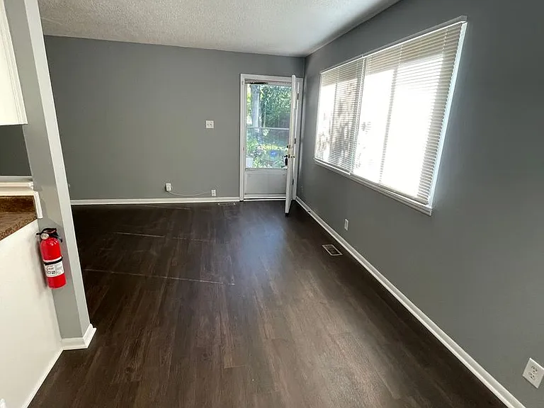 3269 Lupine Dr — Photo 4