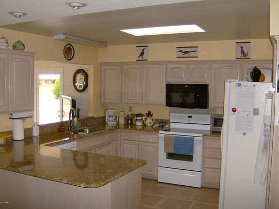 4th image of 906 S Eagle Cir