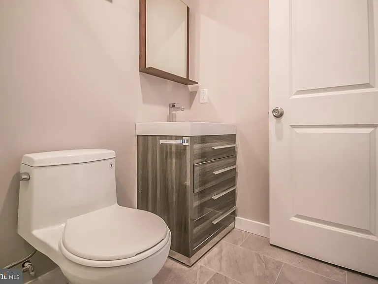 1 W Main St #35 — Photo 10