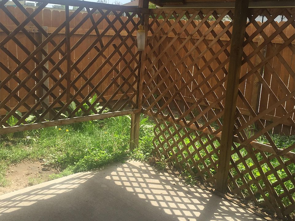 2nd image of 4716 Hickory Pl