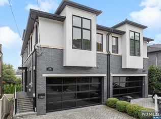 1238 River Rd, Edgewater, NJ 07020