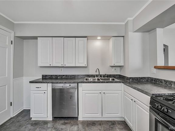 4th image of 95 Riverview Pl