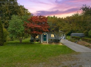 21944 Gill Rd, Farmington Hills, MI 48335