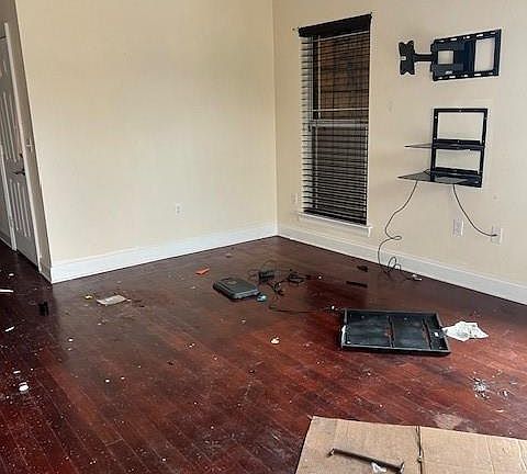 4th image of 3227 Toledano St