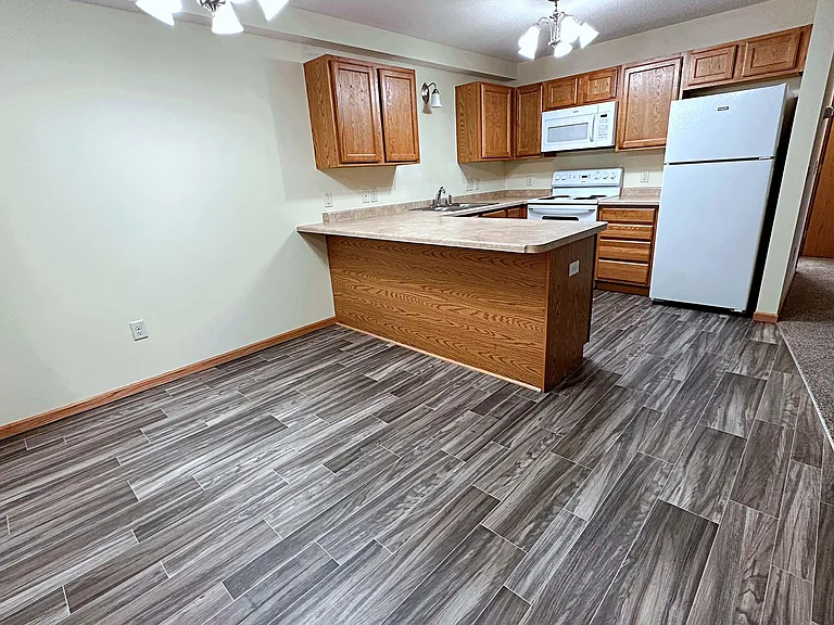 Arcade Estates West — Photo 48
