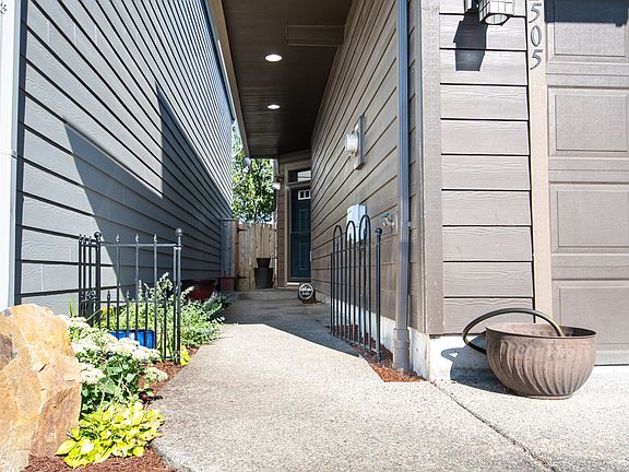 2nd image of 2505 NE 131st Ct