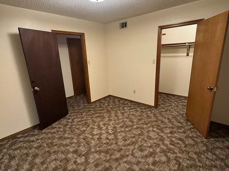 162 W Water St #8 — Photo 7