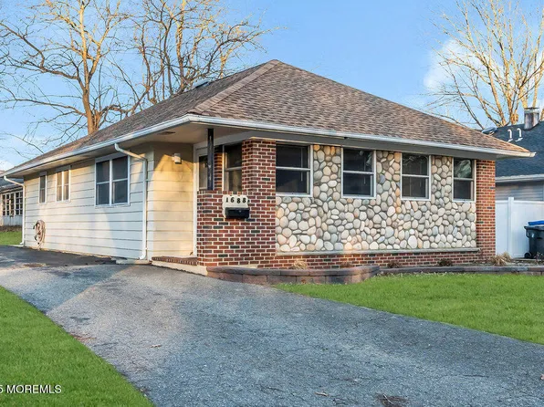 1688 Mount Everest Lane, Toms River, NJ 08753