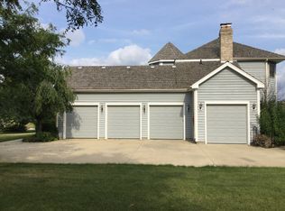 8316 Carriage Ln, Spring Grove, IL 60081