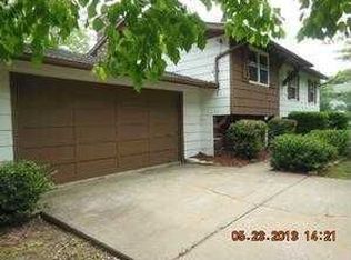 1202 Caroline Dr, Washington, MO 63090