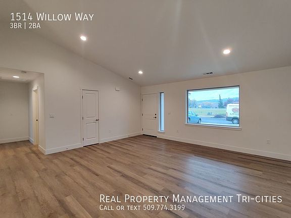 3rd image of 1514 Willow Way