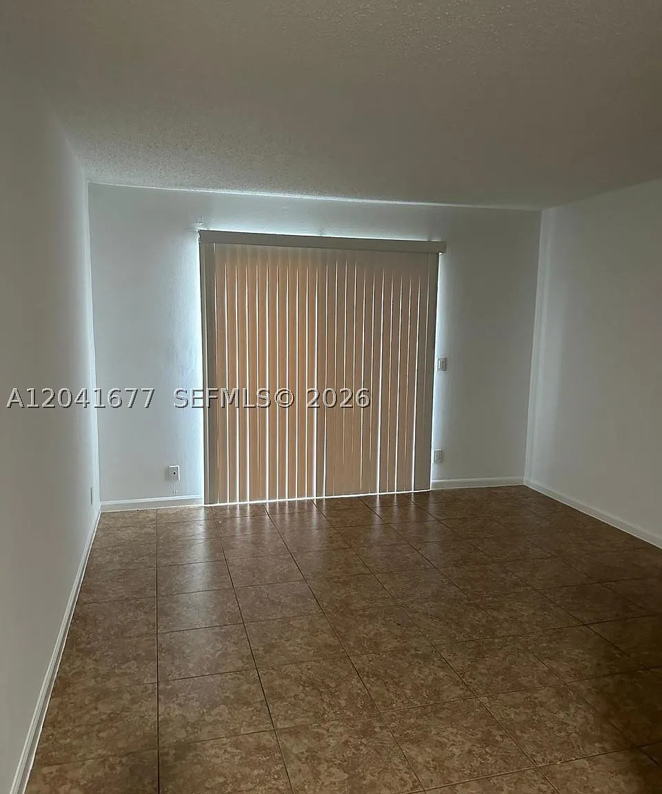 1 bed, 1.0 bath, 625 sqft, $1,525 — Photo 2