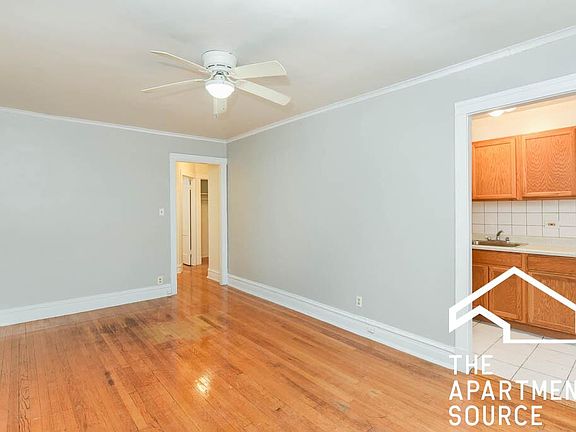5th image of 2619 W Gunnison St #B2