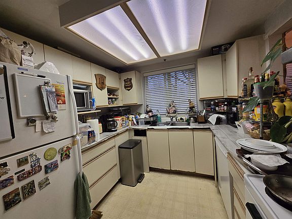 5th image of 8655 Jones Rd #100