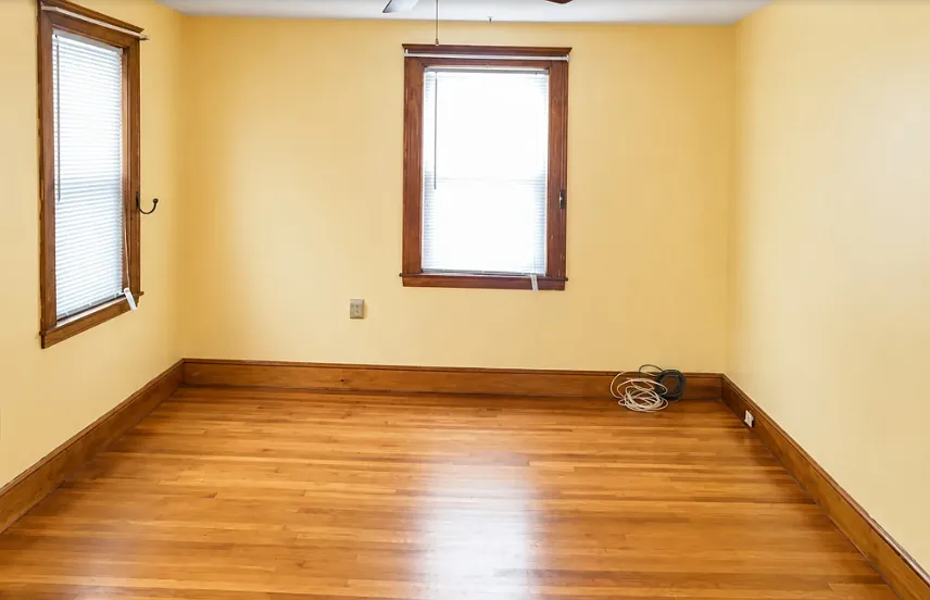 2 bed, 1000 sqft, $2,400 — Photo 2