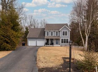 8 Clova Cir, Stratham, NH 03885