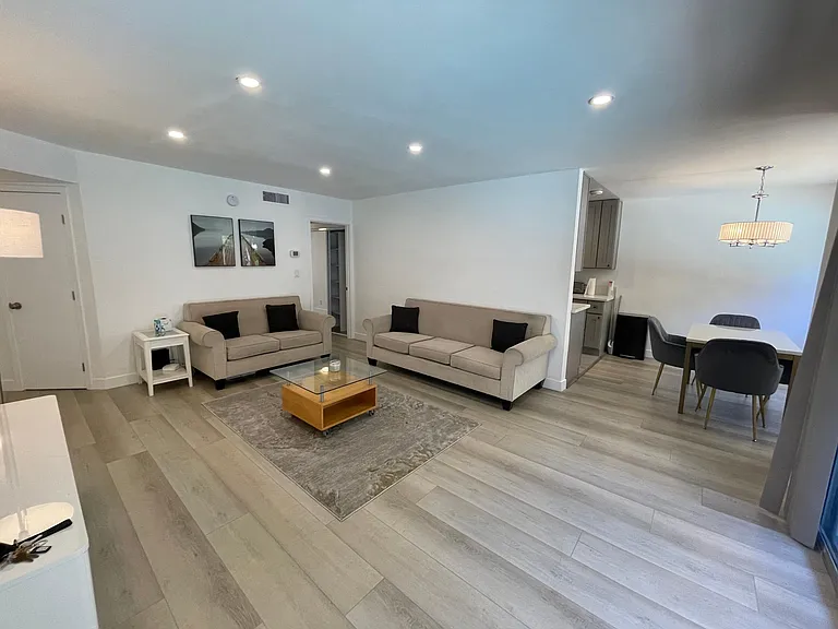 5414 Newcastle Ave #26 — Photo 3