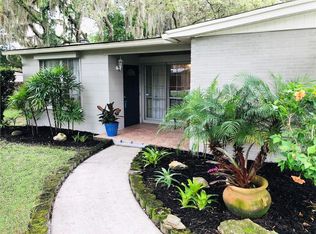 110 Oak Ridge Ave, Temple Terrace, FL 33617