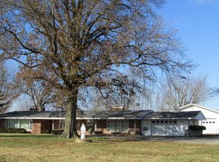 8416 Montclaire Ave, Brighton, IL 62012