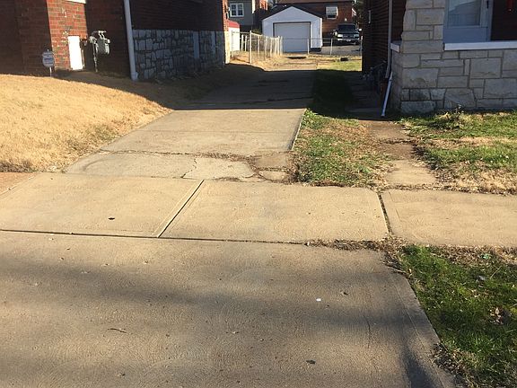 4th image of 5950 Park Ln #5952