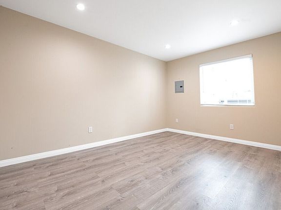 5th image of 2742 S Rimpau Blvd