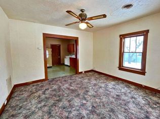 706 SW 6th St, Fairfield, IL 62837