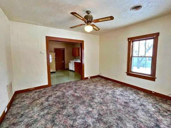 706 SW 6th St, Fairfield, IL 62837