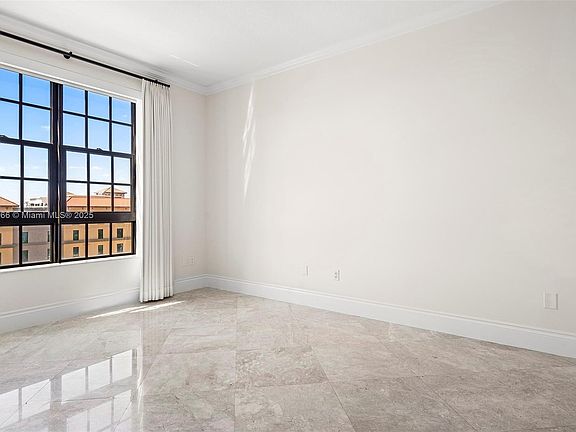 4th image of 801 S Olive Ave Unit 602