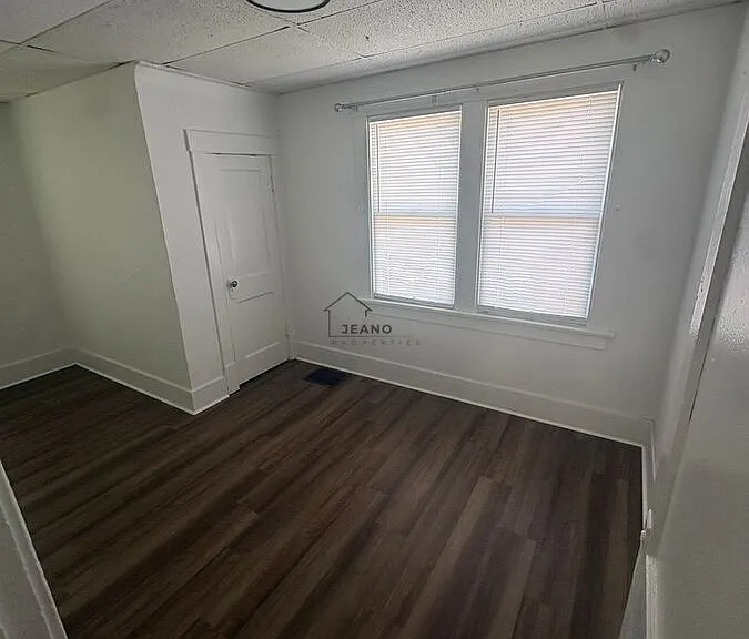 1076 W Packard St — Photo 9