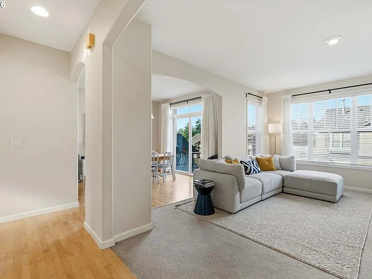 2442 NW Burnett St — Photo 6