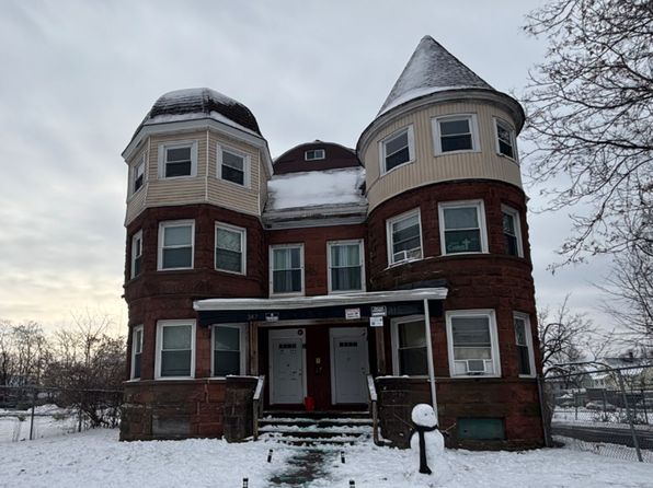 345 Bay St #3