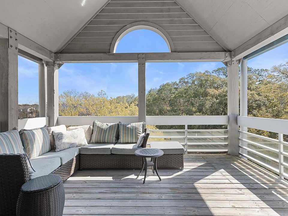 1st image of 2402 Racquet Club Dr