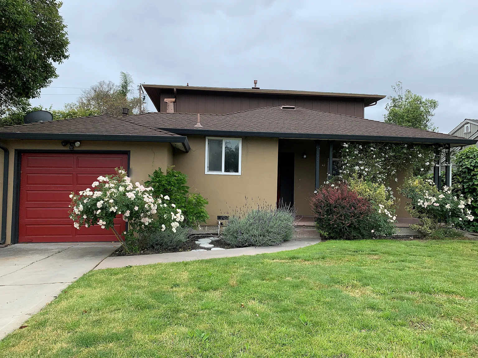 Hoover St, Redwood City — Photo 1