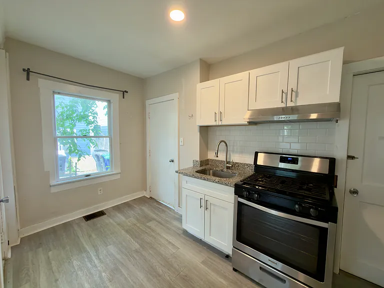 109R Beacon St #1-R — Photo 1