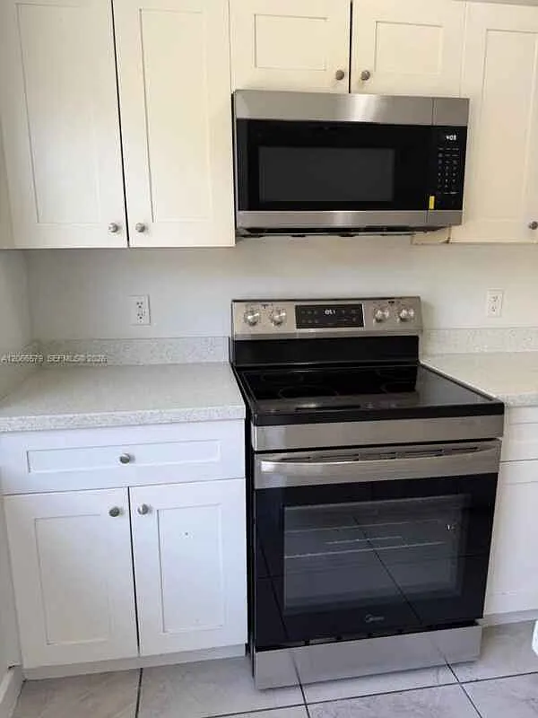 2635 NW 24th Ave — Photo 2