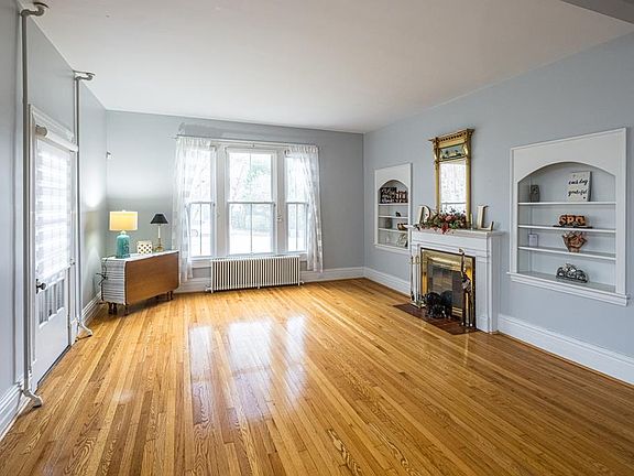 5th image of 1404 N Main St
