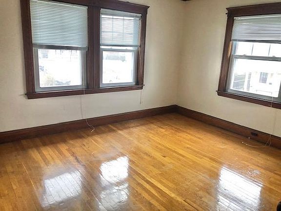 4th image of 104 S Walnut St #104