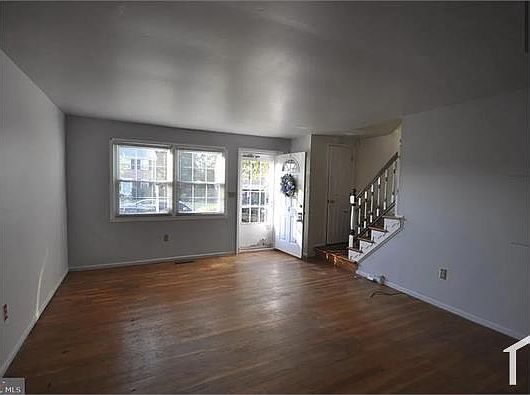 2nd image of 1147 Pelham Wood Rd