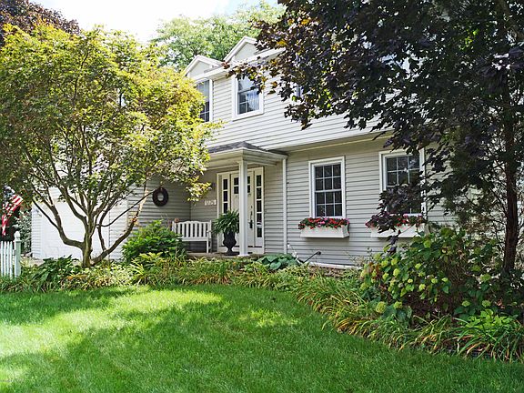 2nd image of 1725 Thrushwood Cir