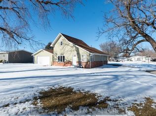 302 W Walnut St, Doniphan, NE 68832