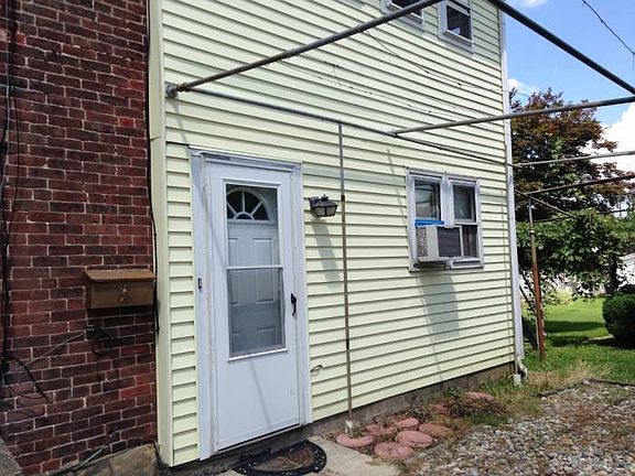 5th image of 107 E Saucon St #1