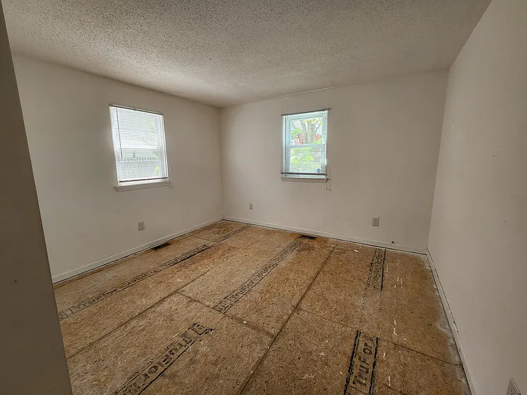 106-108 N Dudley Ave #1 — Photo 8
